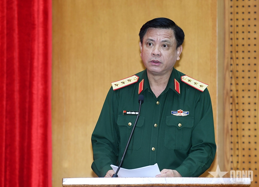 /UploadStore/admin/20261023 trao quyet dinh 2 si quan/a1.jpg